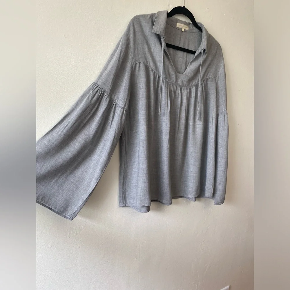 Side Stitch Gray Boho Sleeve Blouse Size M - Picture 5 of 14